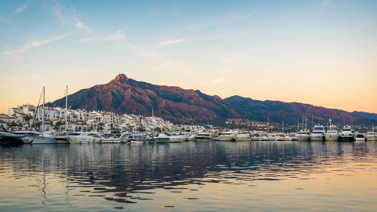 Exclusive Puerto Banus Beach Apartment Free Parking Wifi & Swimming Pool Marbella Esterno foto