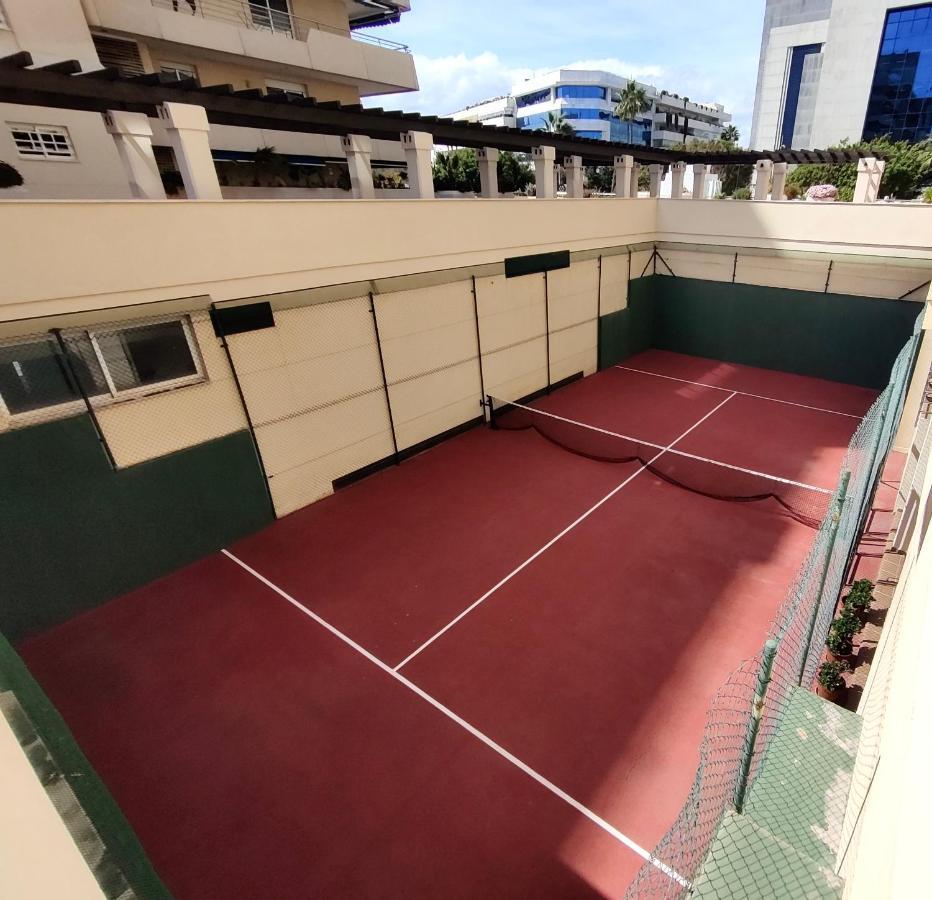 Exclusive Puerto Banus Beach Apartment Free Parking Wifi & Swimming Pool Marbella Esterno foto