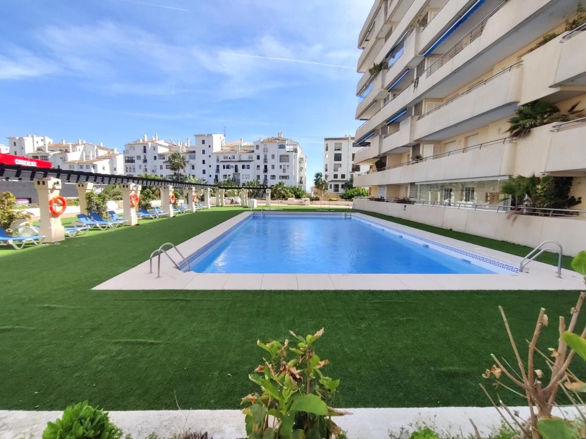 Exclusive Puerto Banus Beach Apartment Free Parking Wifi & Swimming Pool Marbella Esterno foto